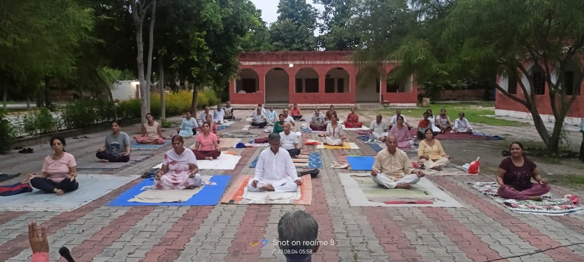 birthday of acharya balkrishna ji: पतंजलि योग समिति पंचकूला द्वारा मनाया गया आयुर्वेद शिरोमणि आचार्य बालकृष्ण जी का जन्म दिवस