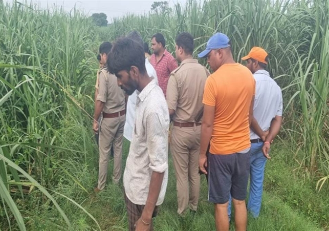 youth murdered by slitting his throat: बुलंदशहर में युवक की गला काट कर हत्या