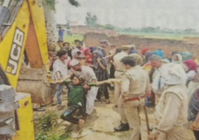 मेरठ में अवैध कब्जा खाली कराने पहुंची नगर निगम की टीम पर महिलाओं ने फेंके पत्थर