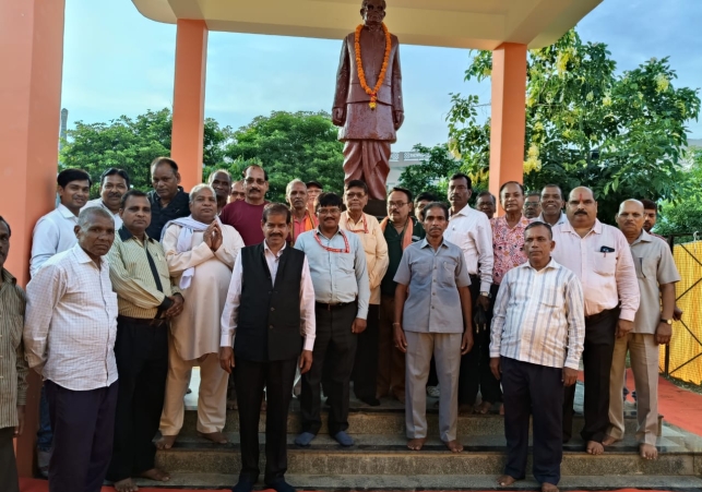 Savita Samaj Yuva Sansthan Celebrated the Death Anniversary of Founder