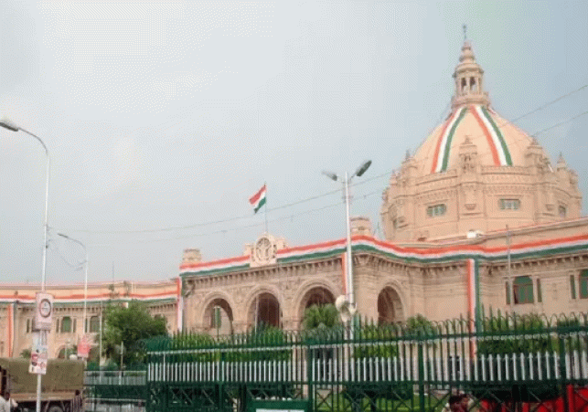 Major administrative reshuffle in UP Secretariat