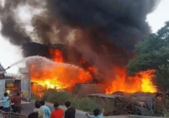 Massive fire in Una: 35 huts gutted