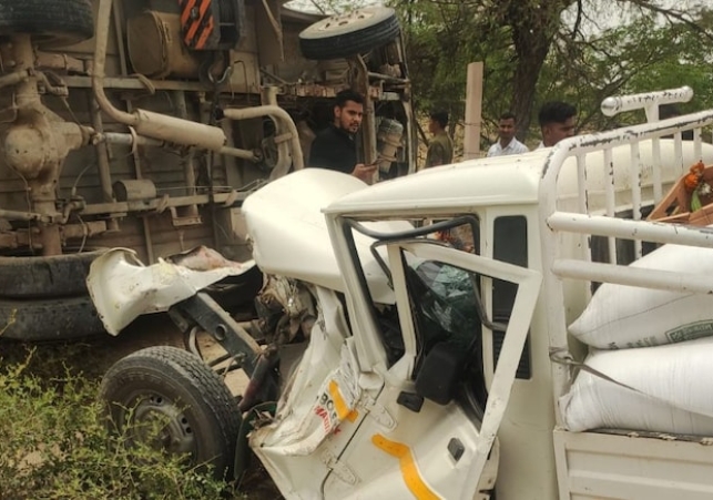 Jodhpur: School bus overturned after colliding with pickup