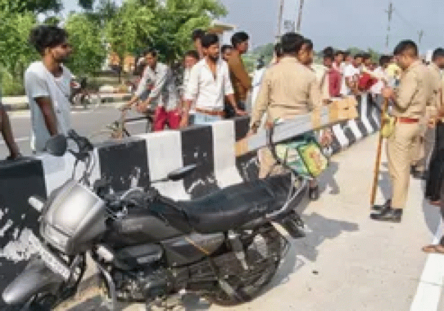 Horrific road accident in Kannauj: Truck crushes three people