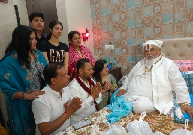 महंत श्री श्री 1008 श्री राम सुंदर दास जी महाराज के दर्शनों को उमड़े श्रद्धालु