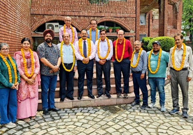 चंडीगढ़ कैरम एसोसिएशन चुनाव: बैरी फ्रांसिस अध्यक्ष और महेश सेखरी महासचिव पुनः निर्वाचित