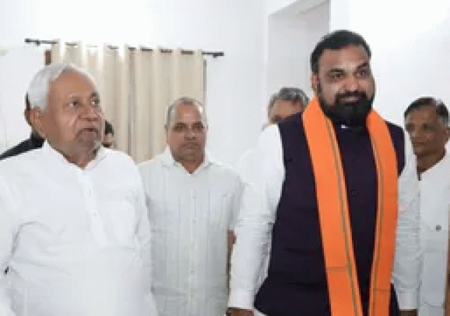 The NDA government in Bihar will expand its cabinet today