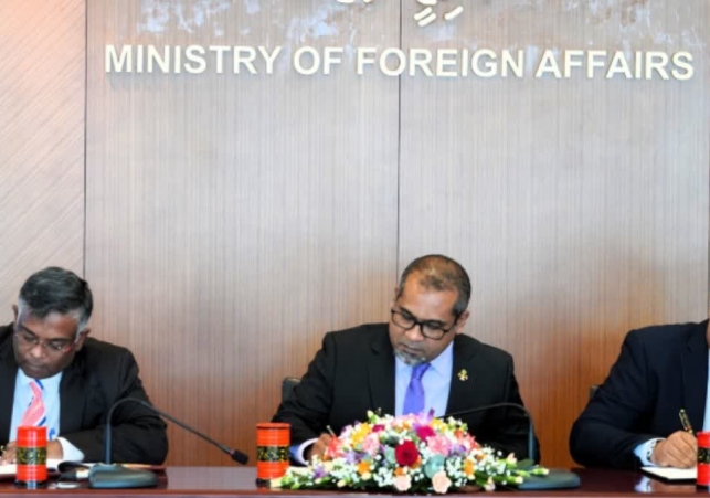 India Maldives Sign 13 Mous