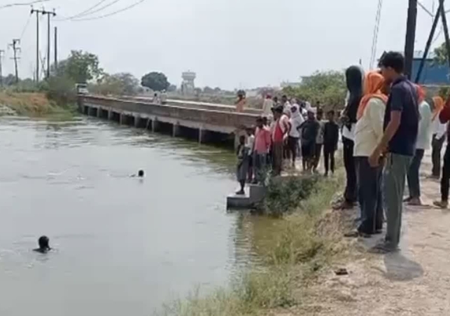Two Sisters Drowned In Chandauli Canal
