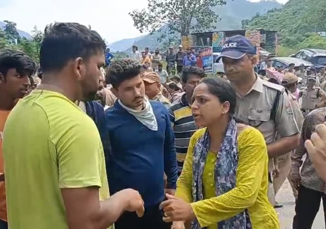 Family Protest With Dead Body
