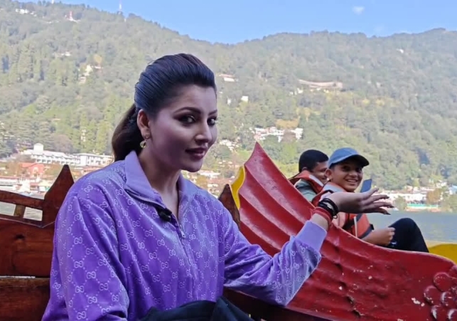 Urvashi Rautela Nainital Boating