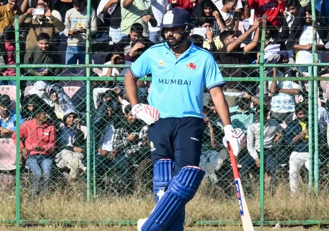 Rohit Sharma Vada Pav Khaoge