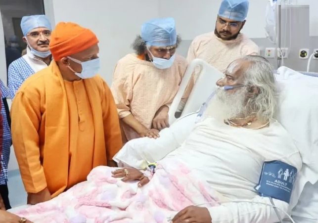 CM Yogi Meet Nritya Gopal Das