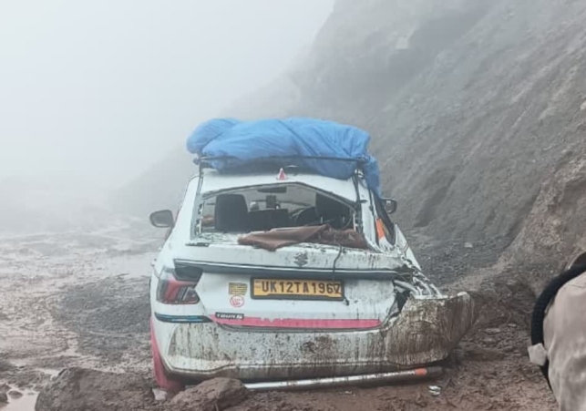Boulders Fall on Car In Pauri