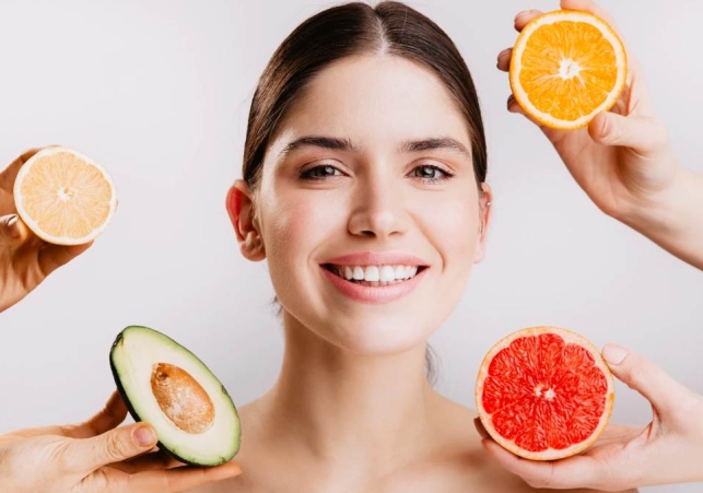 Glowing Skin Face Packs: इन आसान घरेलू सब्जियों और फल के फेस पैक से पाएं चमकती त्वचा