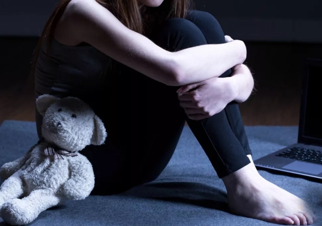 Minor Girl Sucide in Kanpur