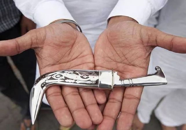 Sikh students allowed to wear kirpan
