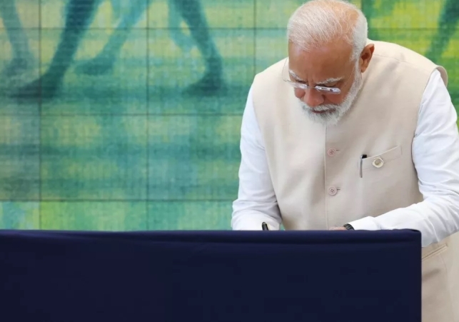 PM मोदी ने दी श्रद्धांजलि