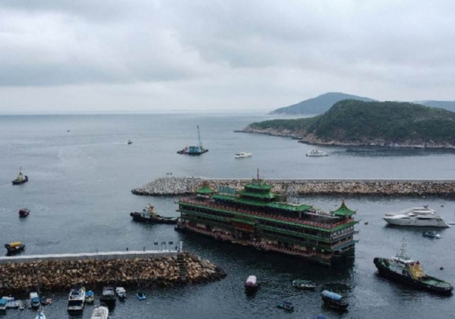 हांगकांग का जंबो फ्लोटिंग रेस्टोरेंट दक्षिण चीन सागर में डूबा