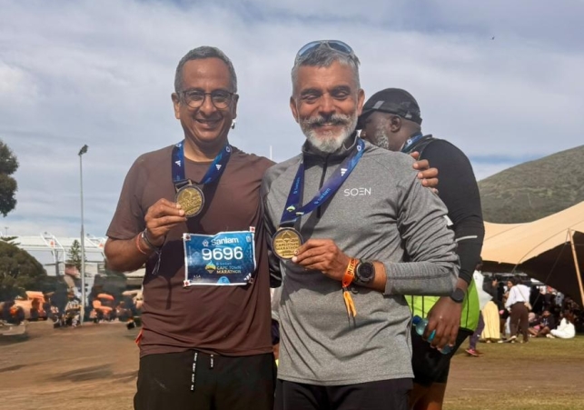 City runners Rajeev Batra and Yogesh Ghera