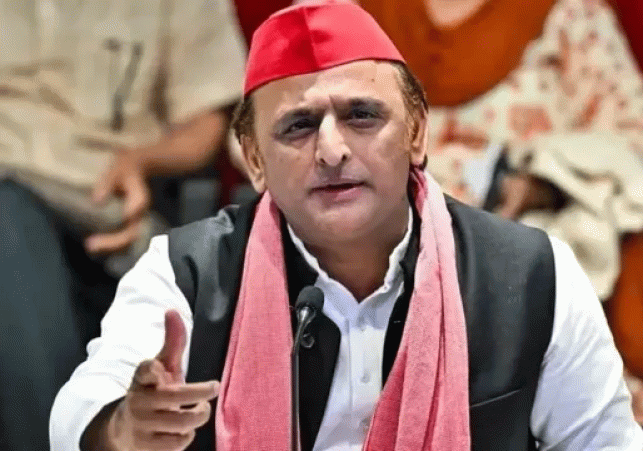Akhilesh Yadav hits back at CM Yogi Shankaracharya statement
