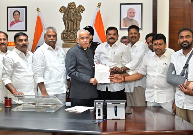 Opposition leaders meet Governor
