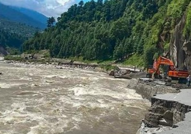Flashflood Risk in 7 Himachal Districts as IMD Issues Orange Weather Warning