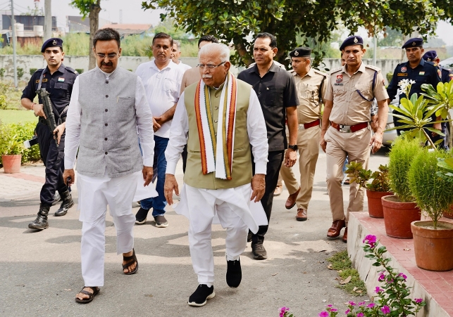 Union Minister Manohar Lal discussed many Important Issues