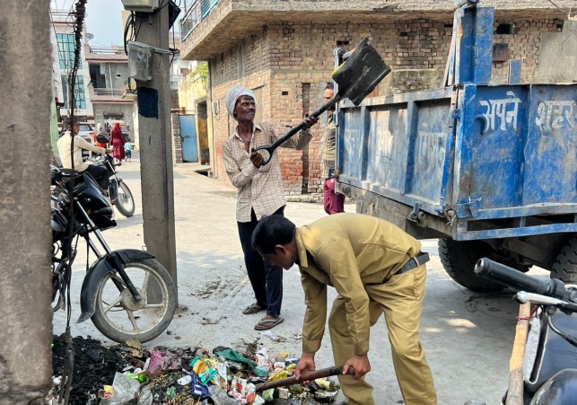 stray dog terror: अवारा कुत्ते शहर में फैला रहे है आतंक