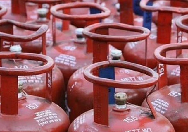 Domestic LPG Cylinder in Rs 750: इस रक्षाबंधन पर मिलेगा केवल ₹750 में घरेलू LPG सिलेंडर