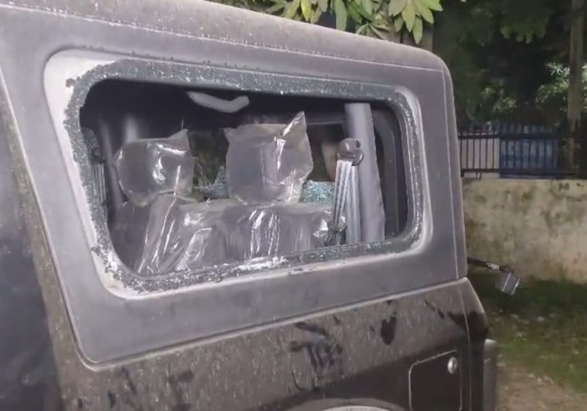 Clash Broke out between two Groups