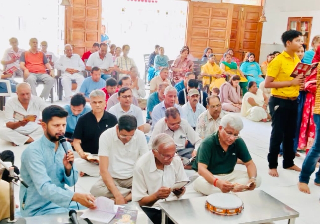 Navkar Mahamantra recitation and Bhaktambar
