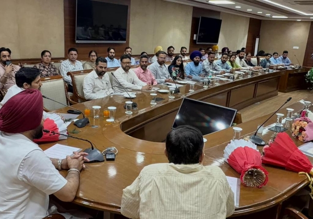 पंजाब सरकार का कर्मचारी हित में बड़ा कदम: हरपाल सिंह चीमा ने यूनियनों से की अहम बैठकें