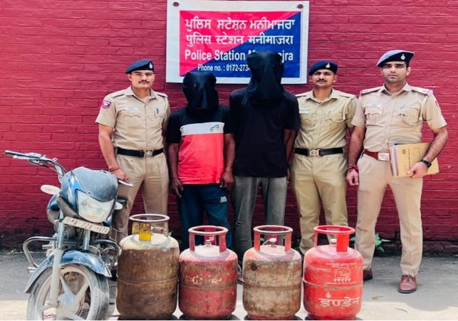 Police apprehended two accused in a gas cylinder theft case