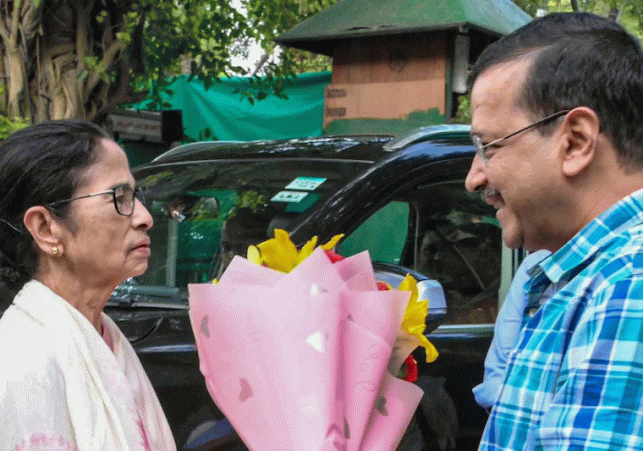 Mamta Benerjee Met Arvind Kejriwal