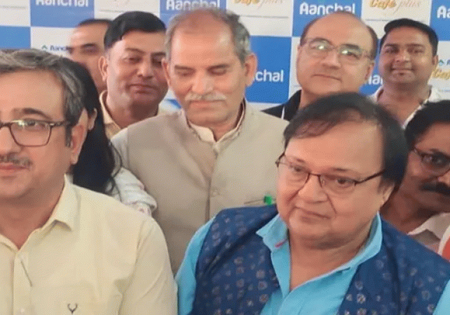 Actor Rakesh Bedi Visits Anchal Dairy