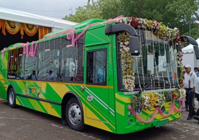 CM Rekha Gupta Launches 100+ DEVI Electric Buses