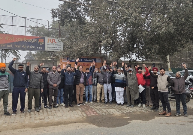 Residents of Haibatpur village in Derabassi are Protesting