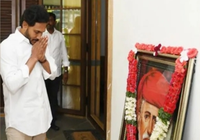 Former CM YS Jagan pays tribute to Jyotirao Phule