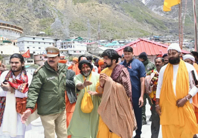 Dhirendra Krishna Shastri Arrives at Badrinath Dham