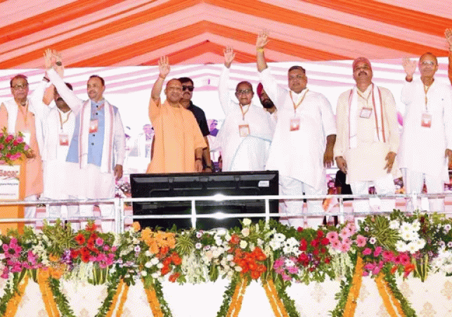 CM Yogi takes a dig at Akhilesh Yadav