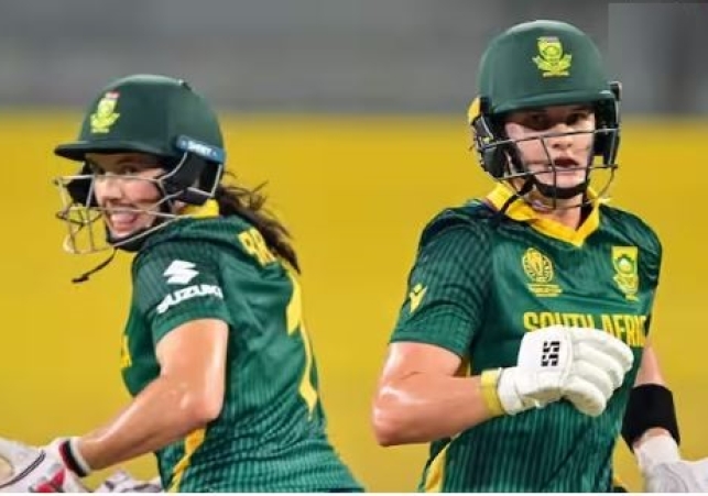 South Africa Beat Sri Lanka By 10 Wickets
