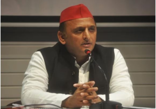 Akhilesh Yadav hits back at Keshav Maurya's statement