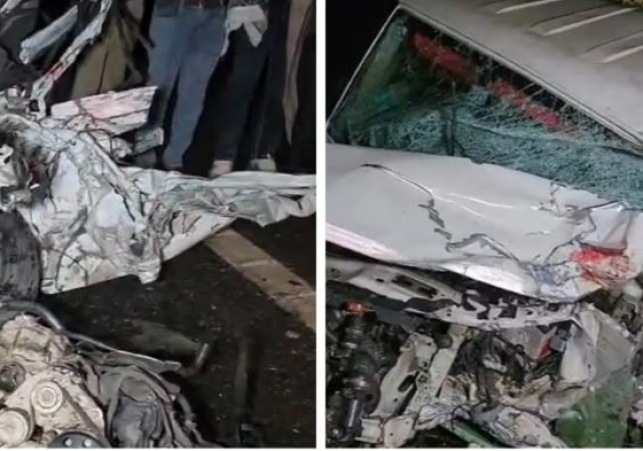 Bolero Pickup and Car Collide on Ganga Expressway