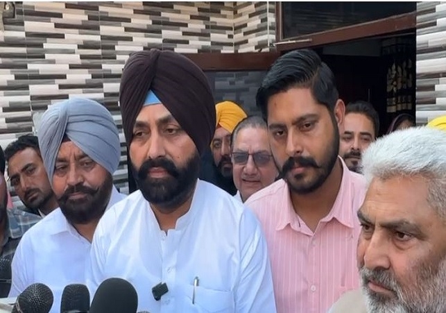 AAP MLAs met the family of martyred ASI Gurnam Singh