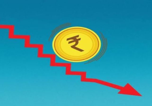 Rupee fell sharply due to Trump's 25% tariff