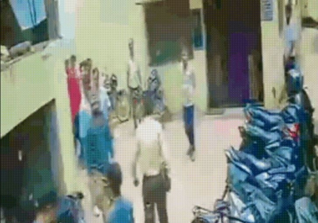 Executive Engineer attacked at Flood Division office