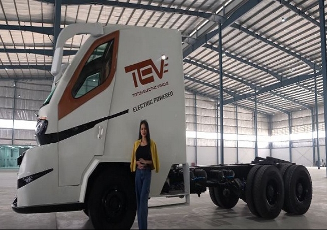 India first electric truck gets manufacture in Gujarat City.