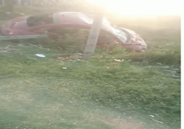 Car overturned in Dhanas, four injured