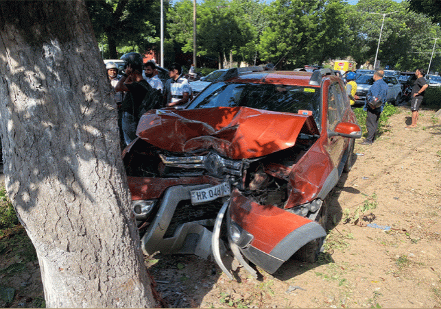 Chandigarh 27C Renault Duster SUV Car Accident Video